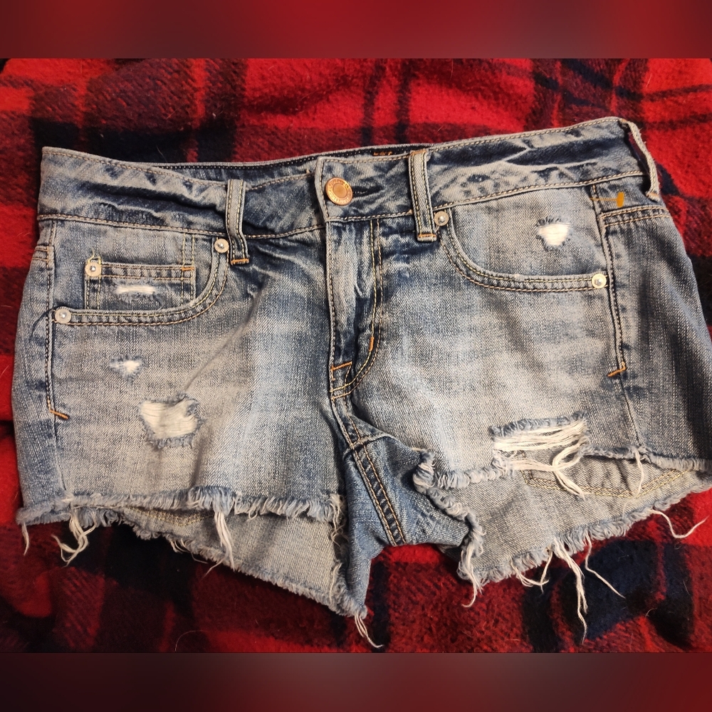 EUC American Eagle Distressed Shorts Size 6